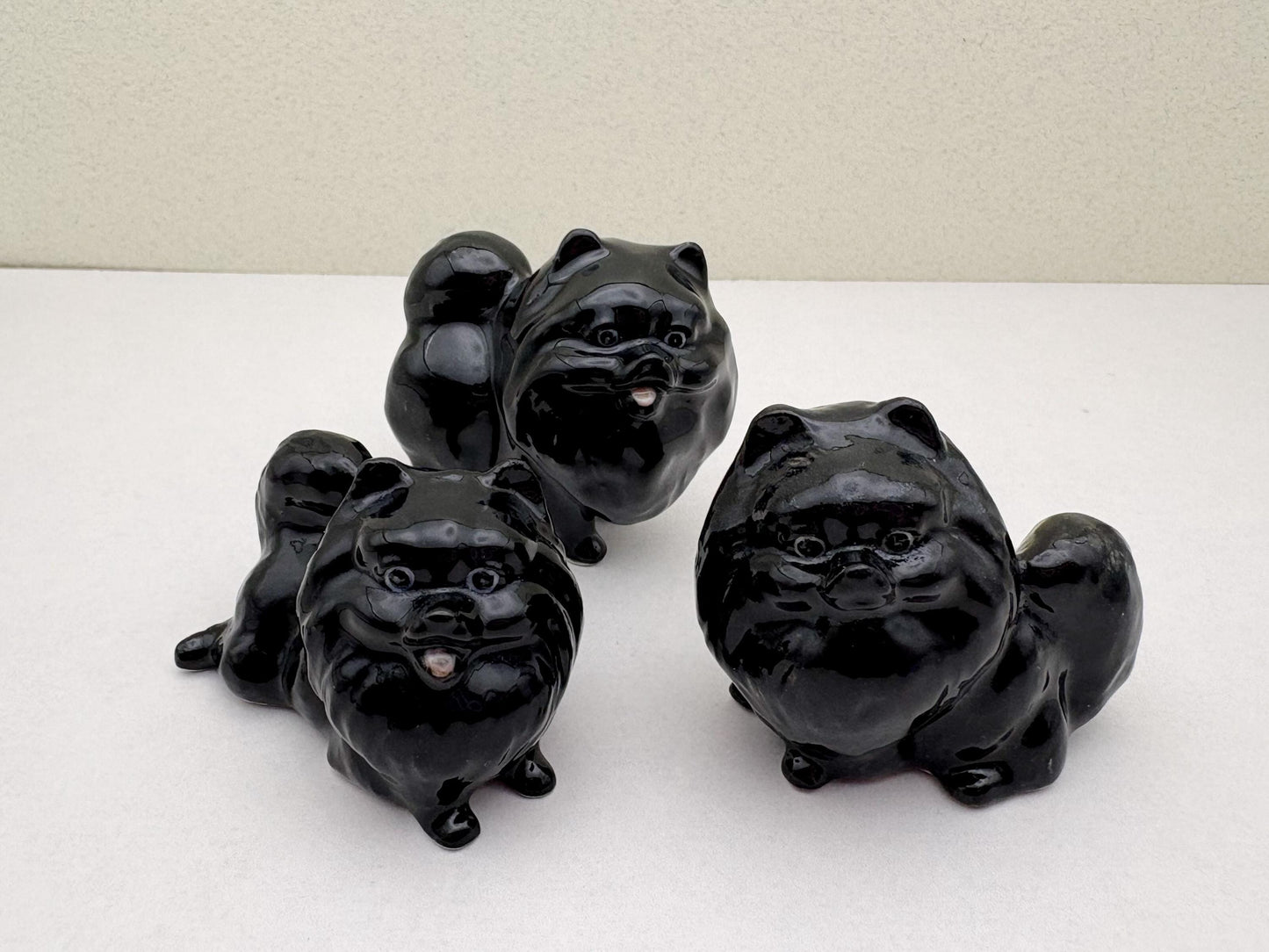 Adorable Ceramic Pomeranian Figurine Set – 3 Black Dog Sculptures for Animal Lovers, Collectors, and Elegant Home Decorations
