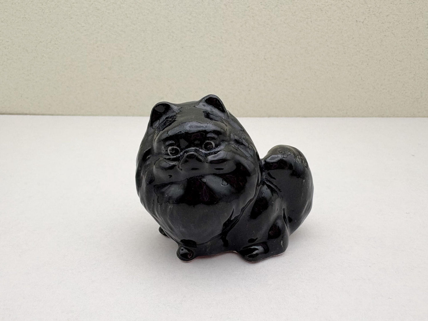 Adorable Ceramic Pomeranian Figurine Set – 3 Black Dog Sculptures for Animal Lovers, Collectors, and Elegant Home Decorations