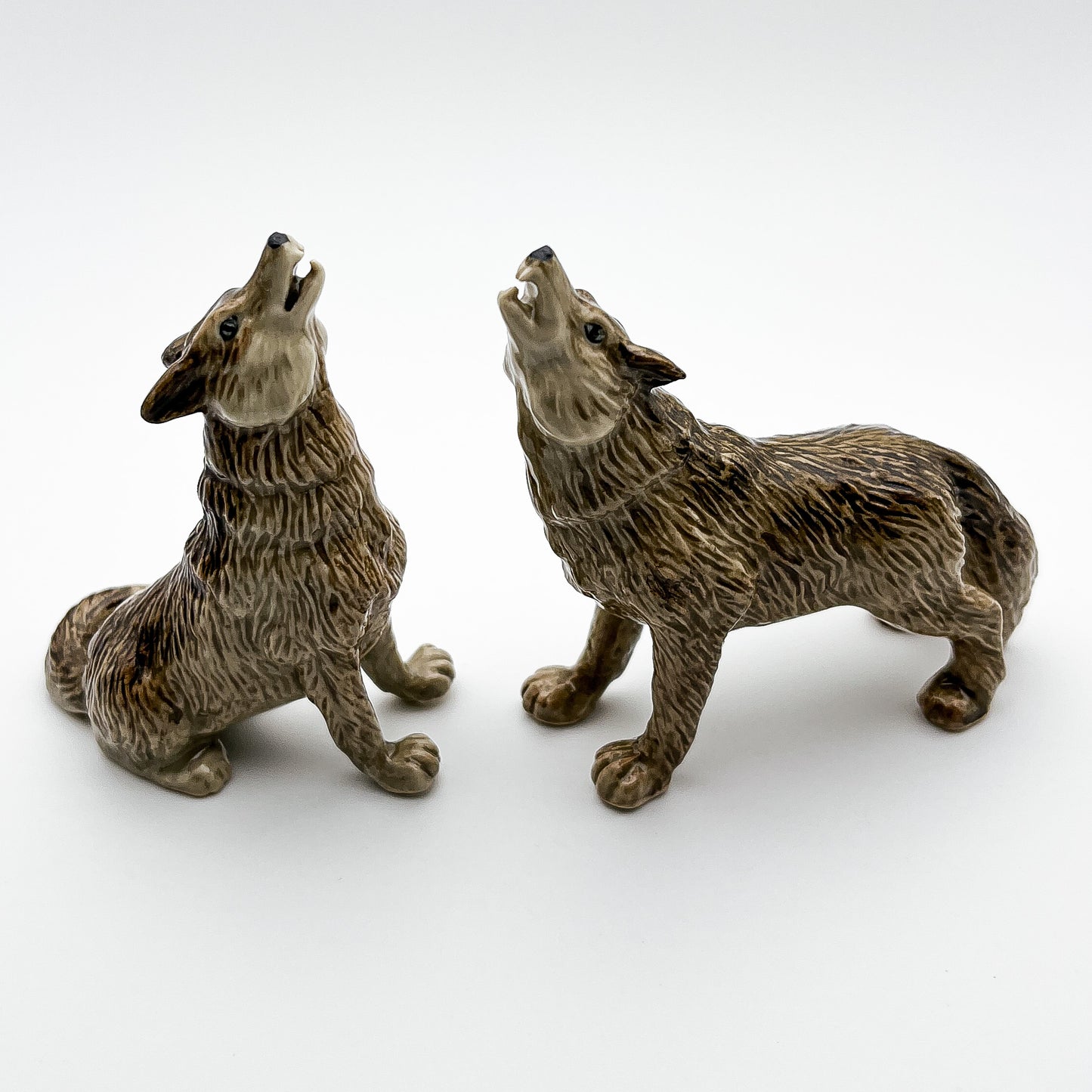 2 Wolves