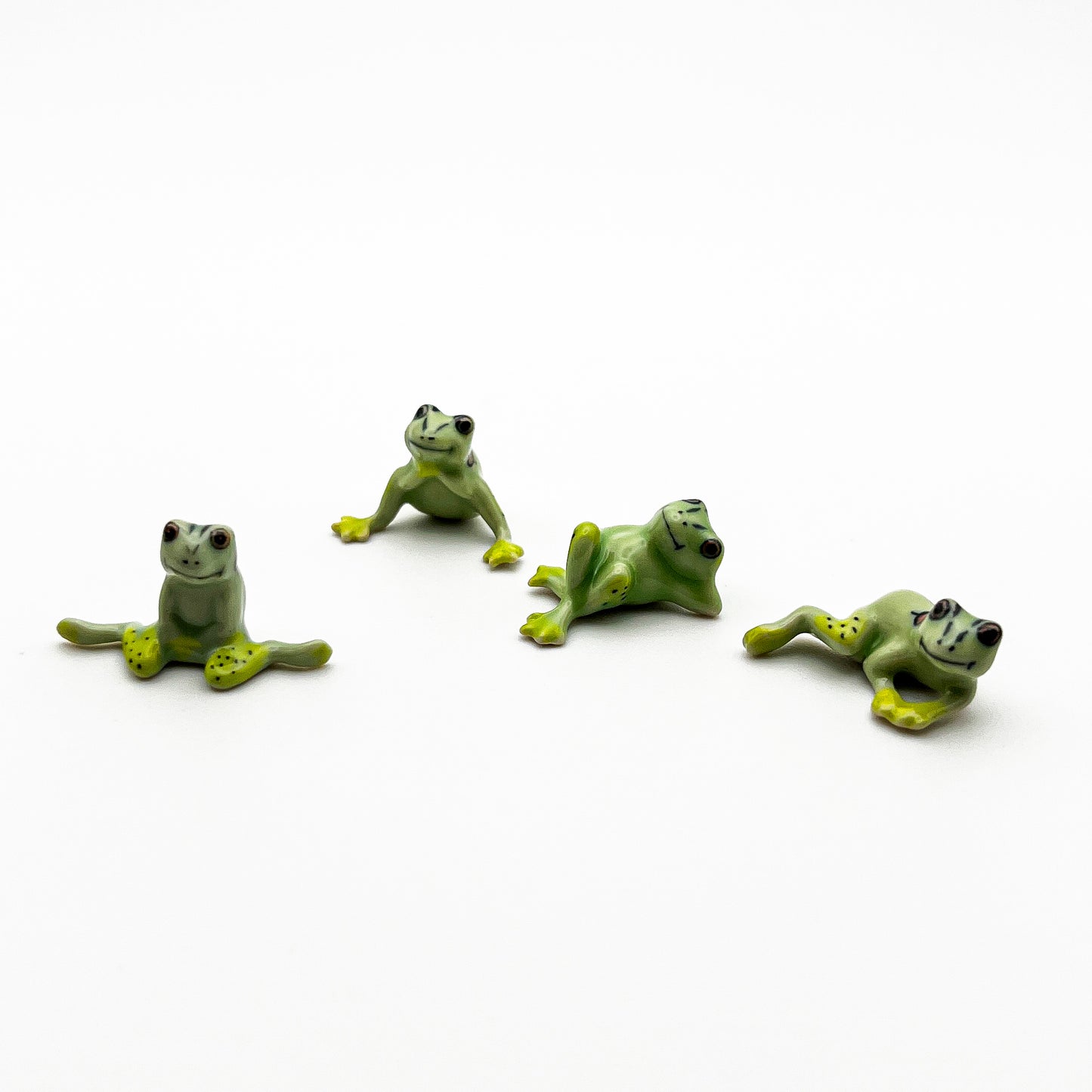 4 Tiny Frogs