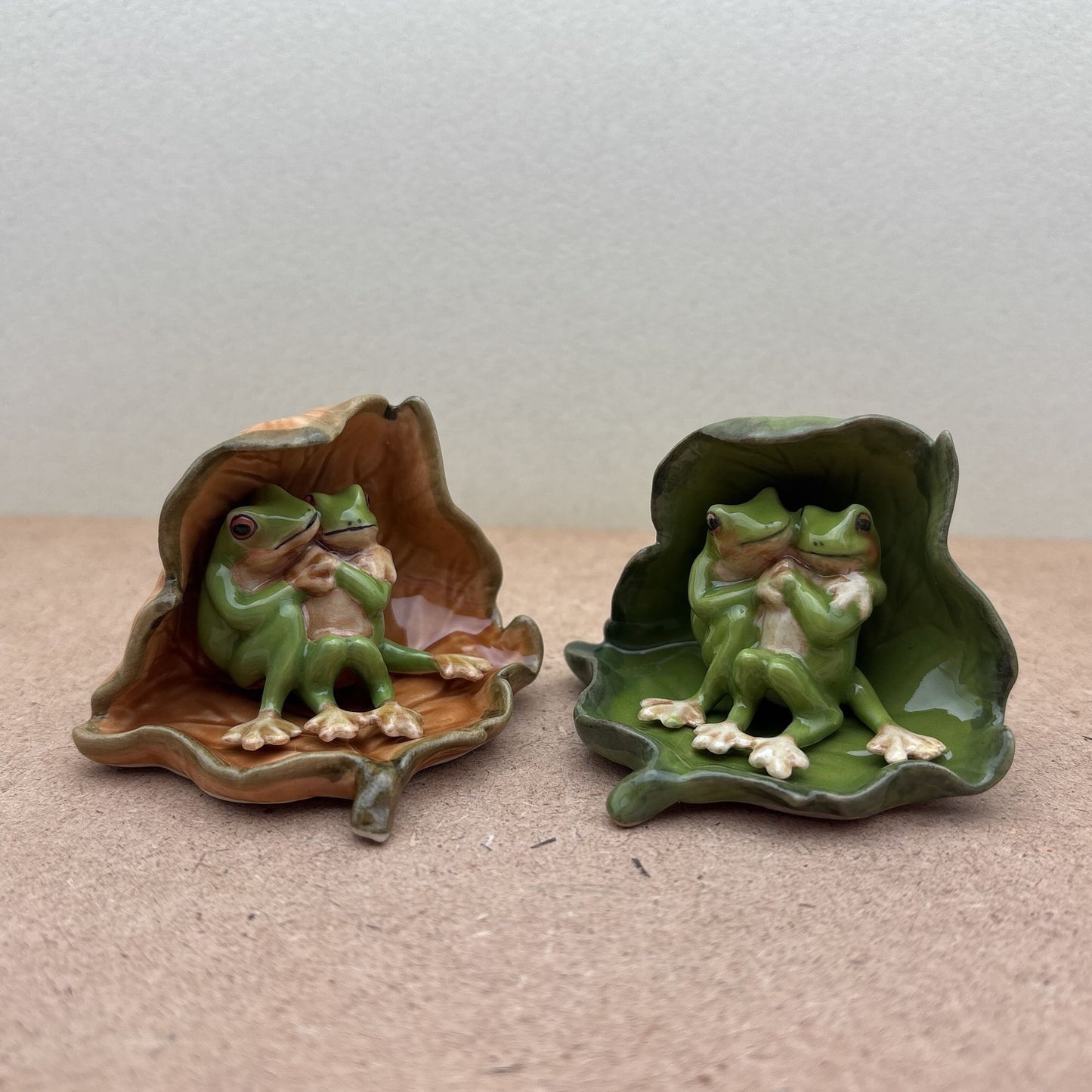 2 Frog Lovers on the leaf