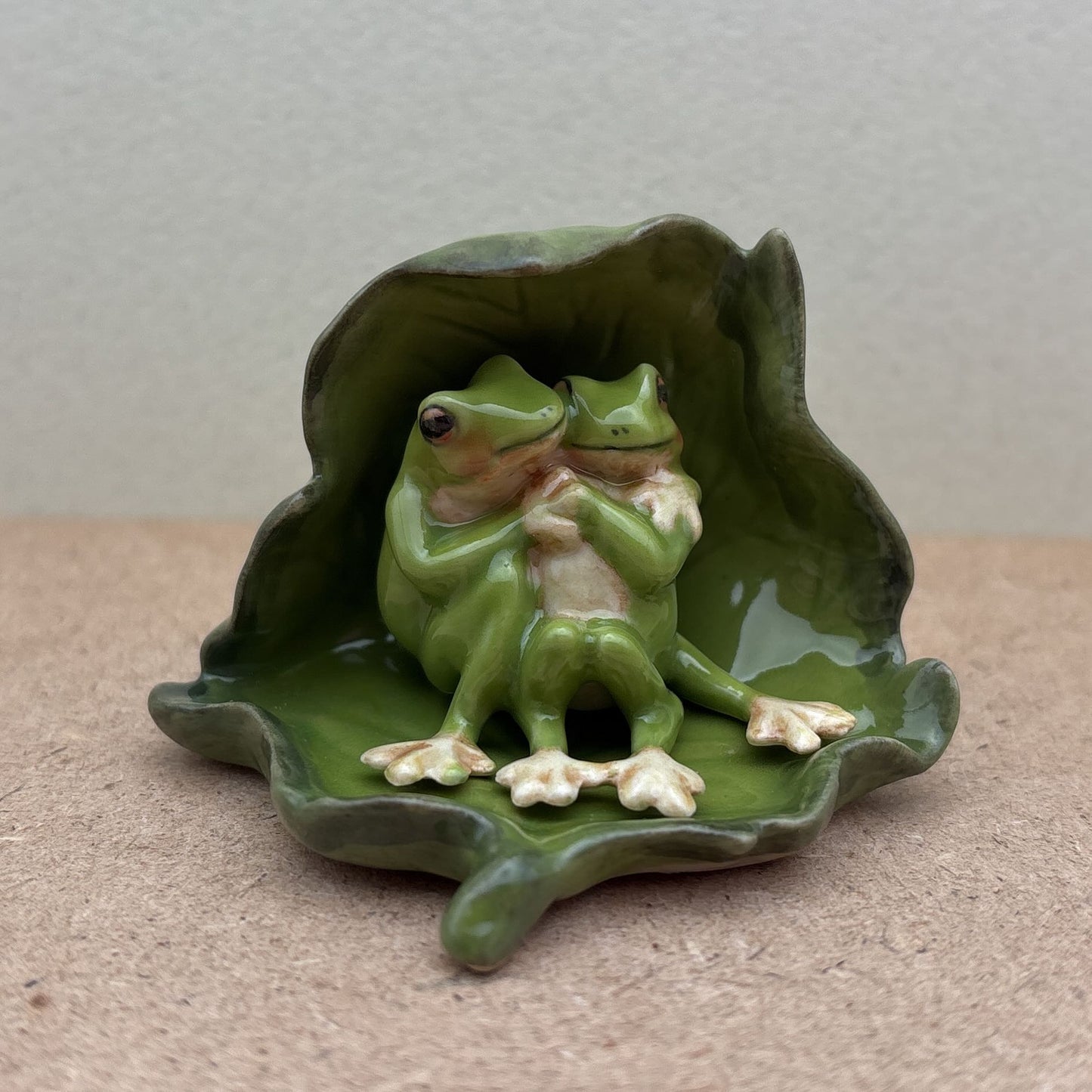 2 Frog Lovers on the leaf