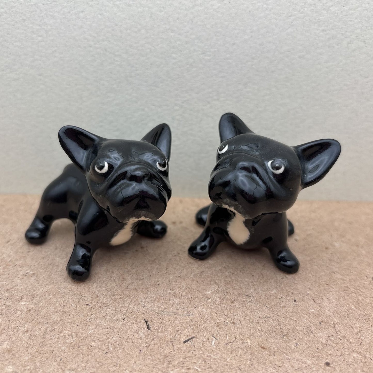 2 French Bulldogs