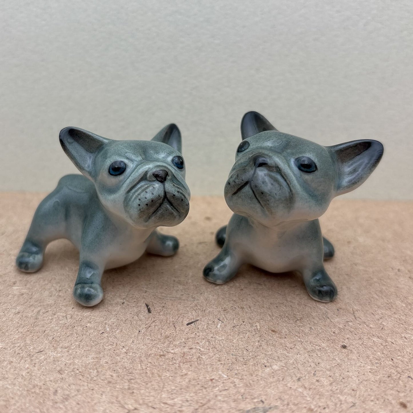 2 French Bulldogs