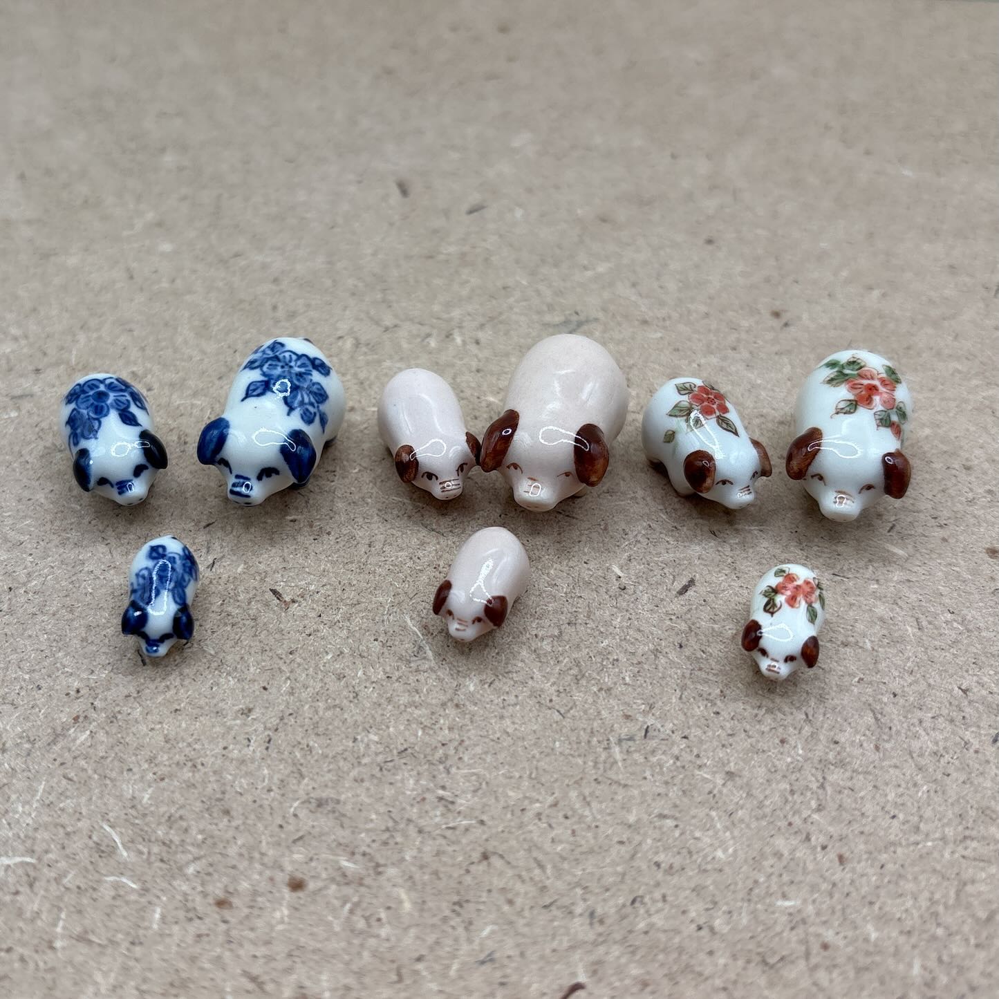 3 Tiny Pigs