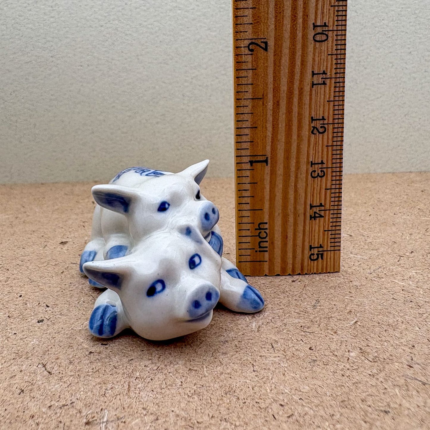 Floral Detailed White Pig