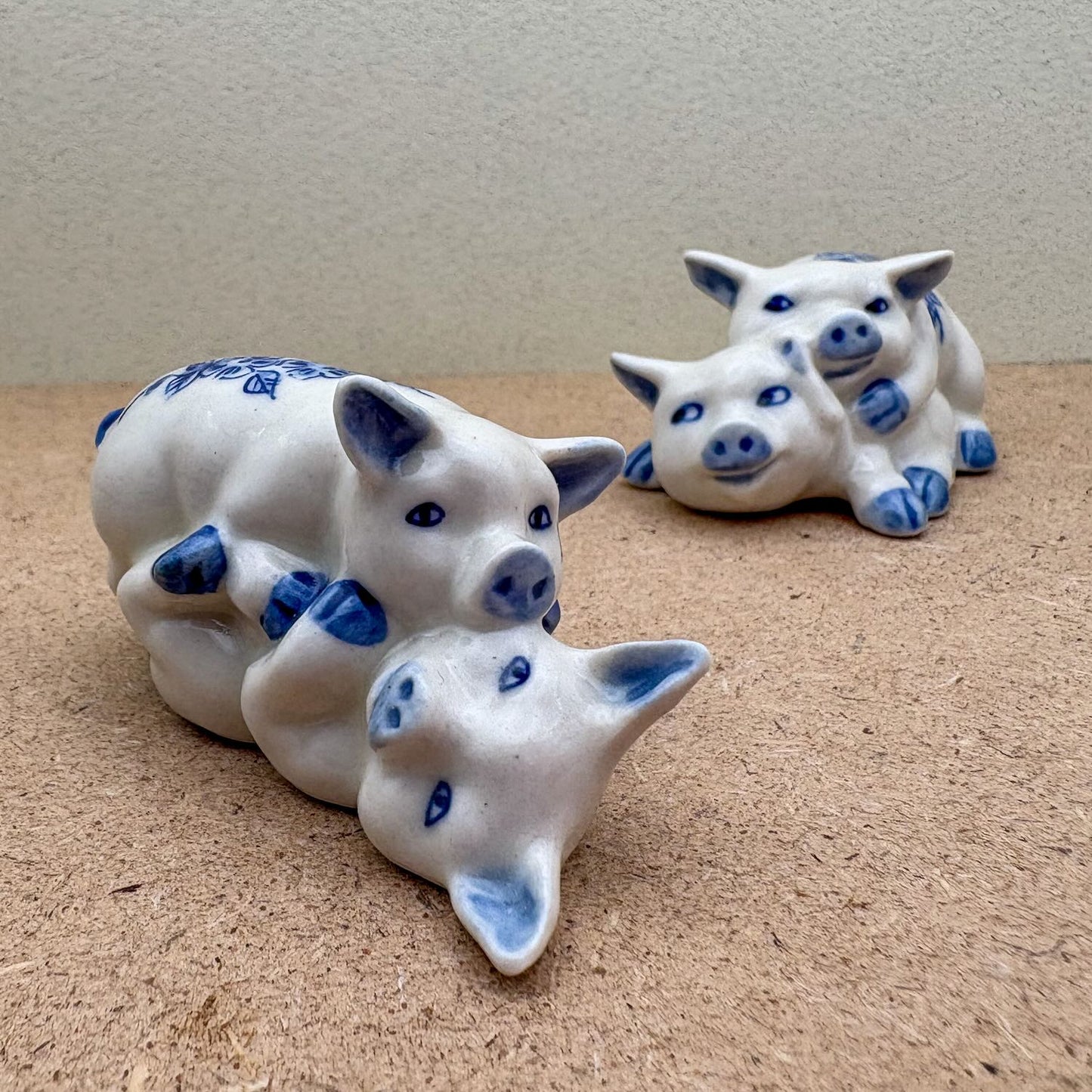 Floral Detailed White Pig