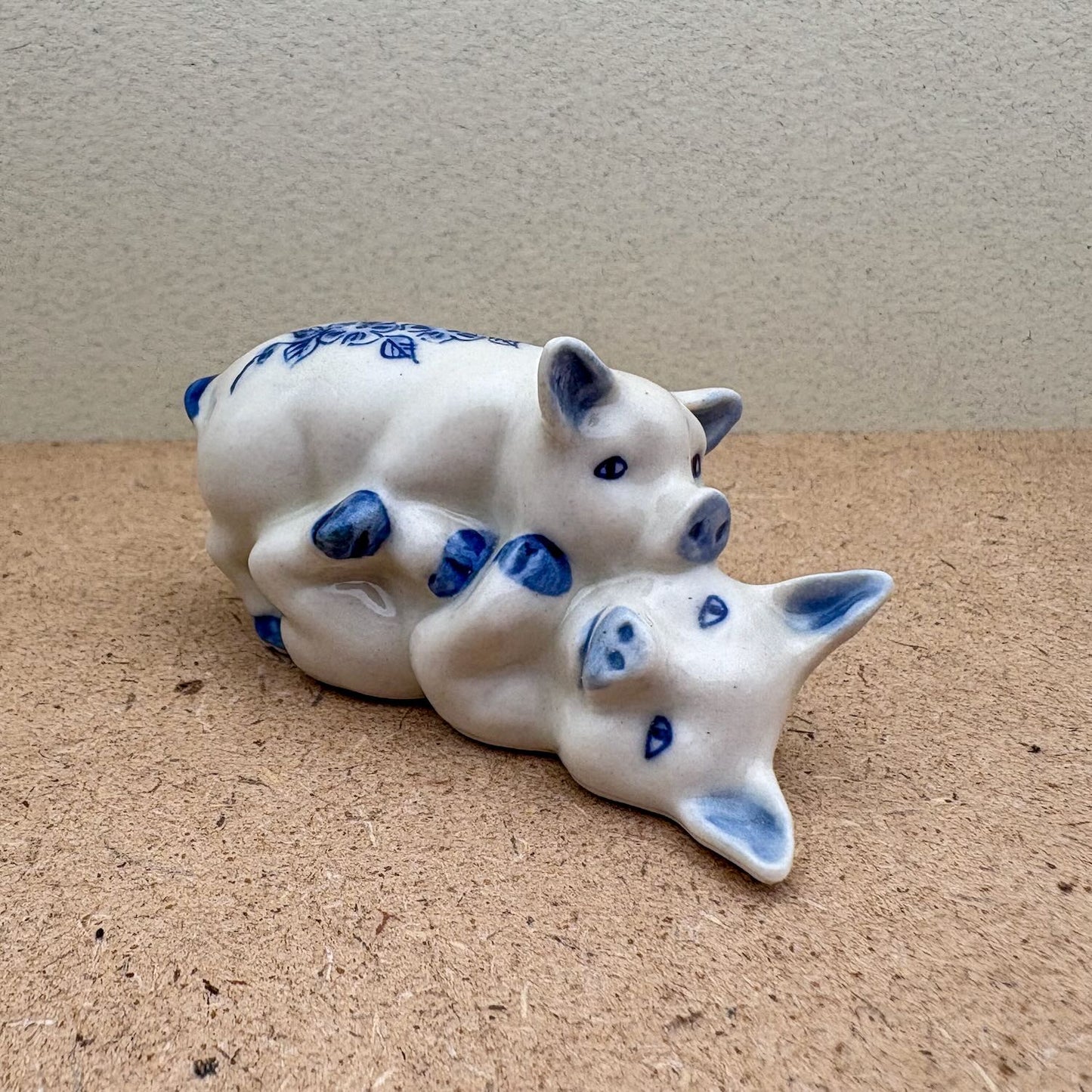 Floral Detailed White Pig