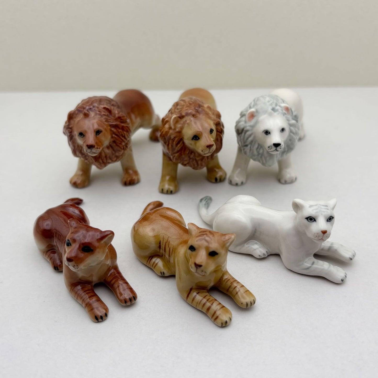 Regal Lion & Lioness Set