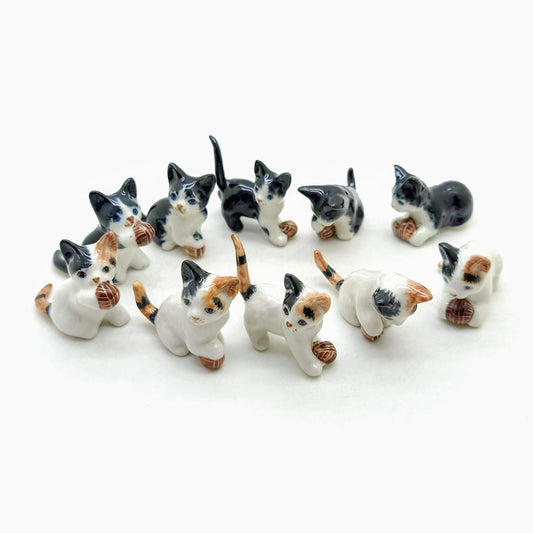 Set of 5 Kitten Cats Ceramic Figurine Animal Statue with Knitting Ball