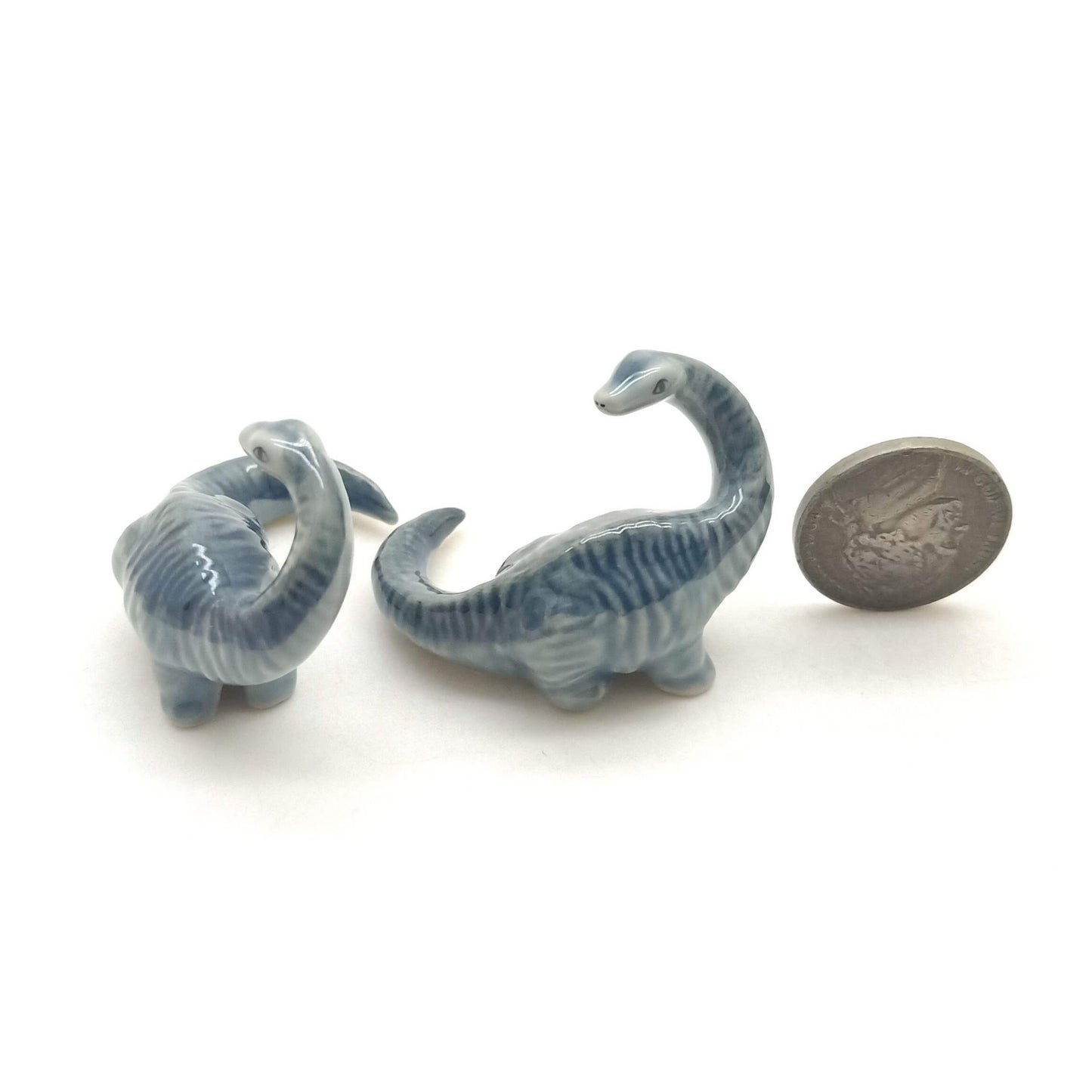 2 Brontosaurus Dinosaurs