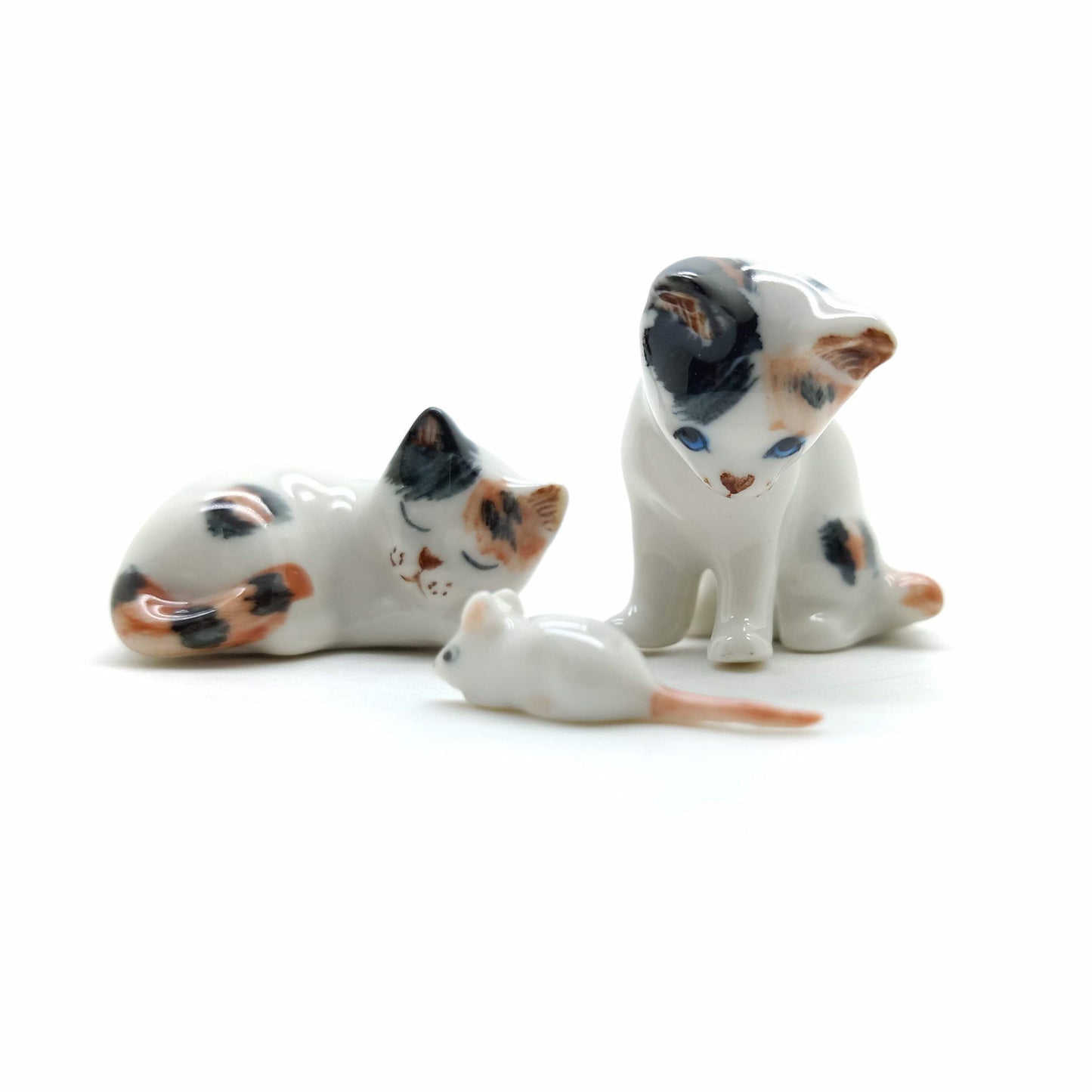 2 Calico Black and Orange on White Fur Cats with White Rat