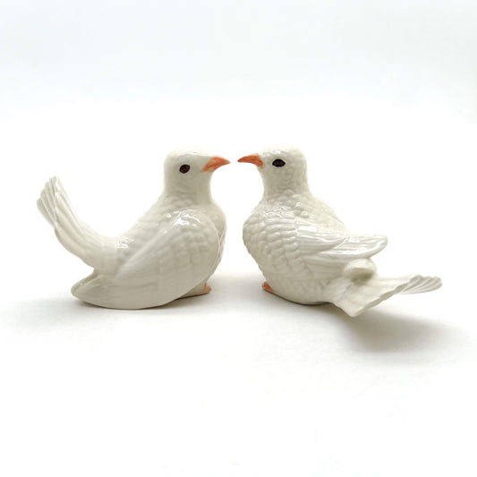 2 Pigeon Bird Figurines Ceramic Salt & Pepper Shakers