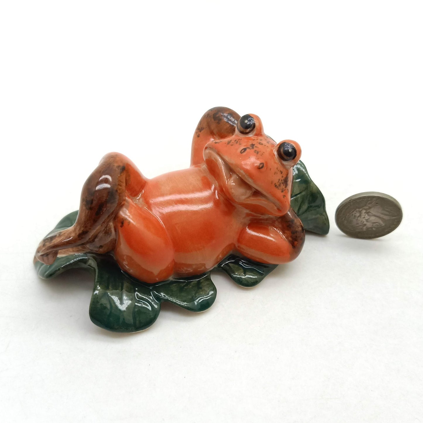 2 Frog Ceramic Figurine Salt Pepper Shaker Statue