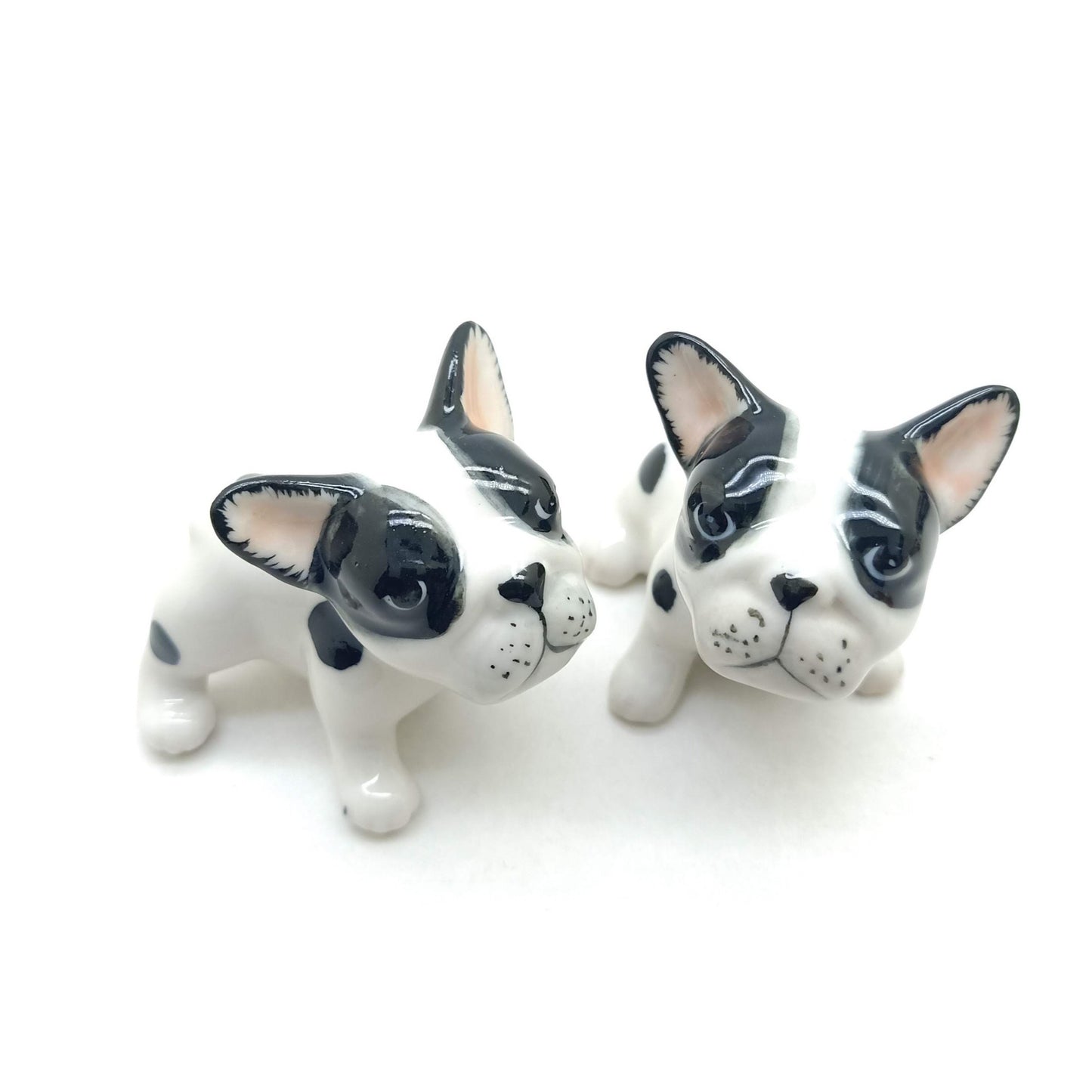 2 French Bulldogs