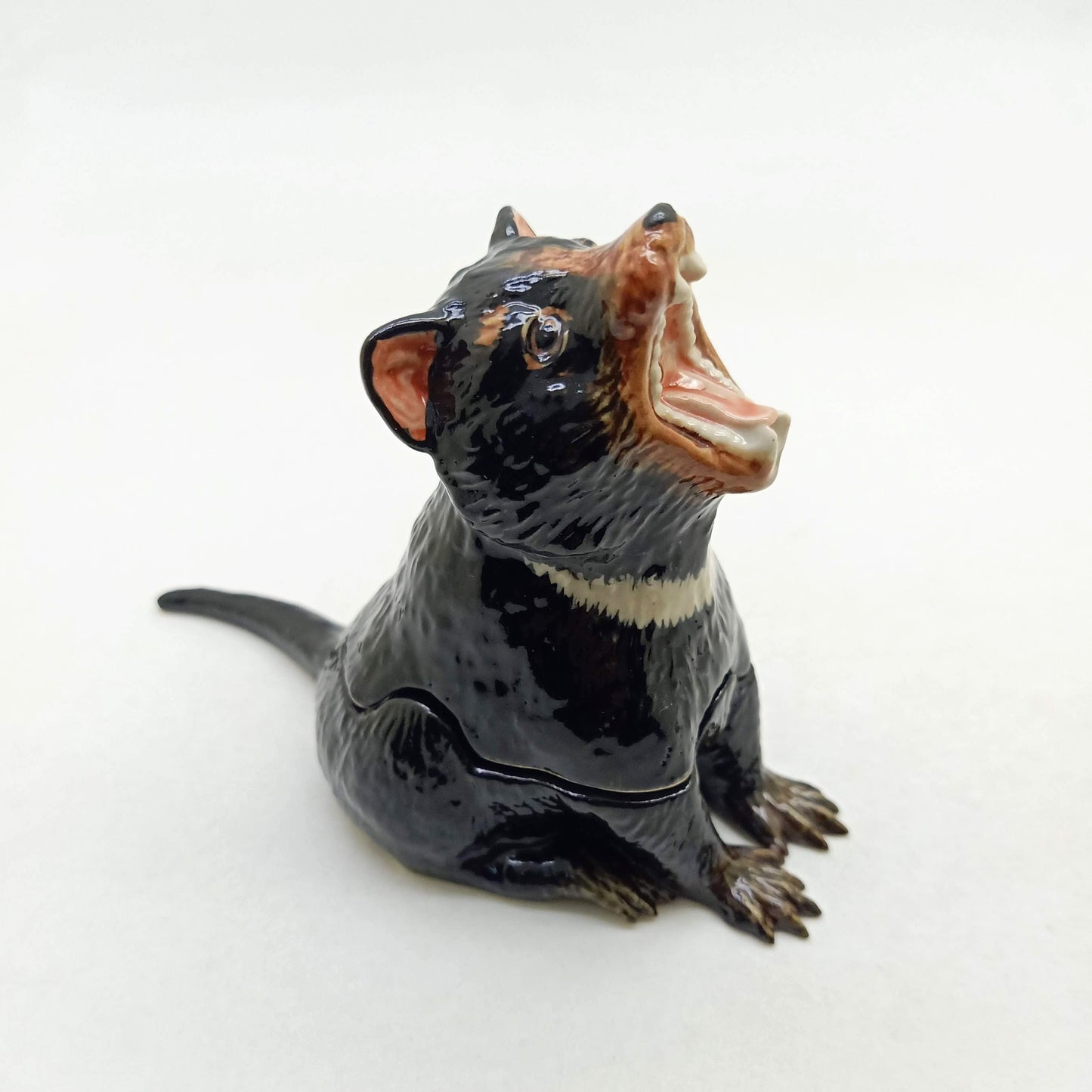 Tasmanian Devil Bear Ceramic Figurine Salt & Pepper Shakers Statue