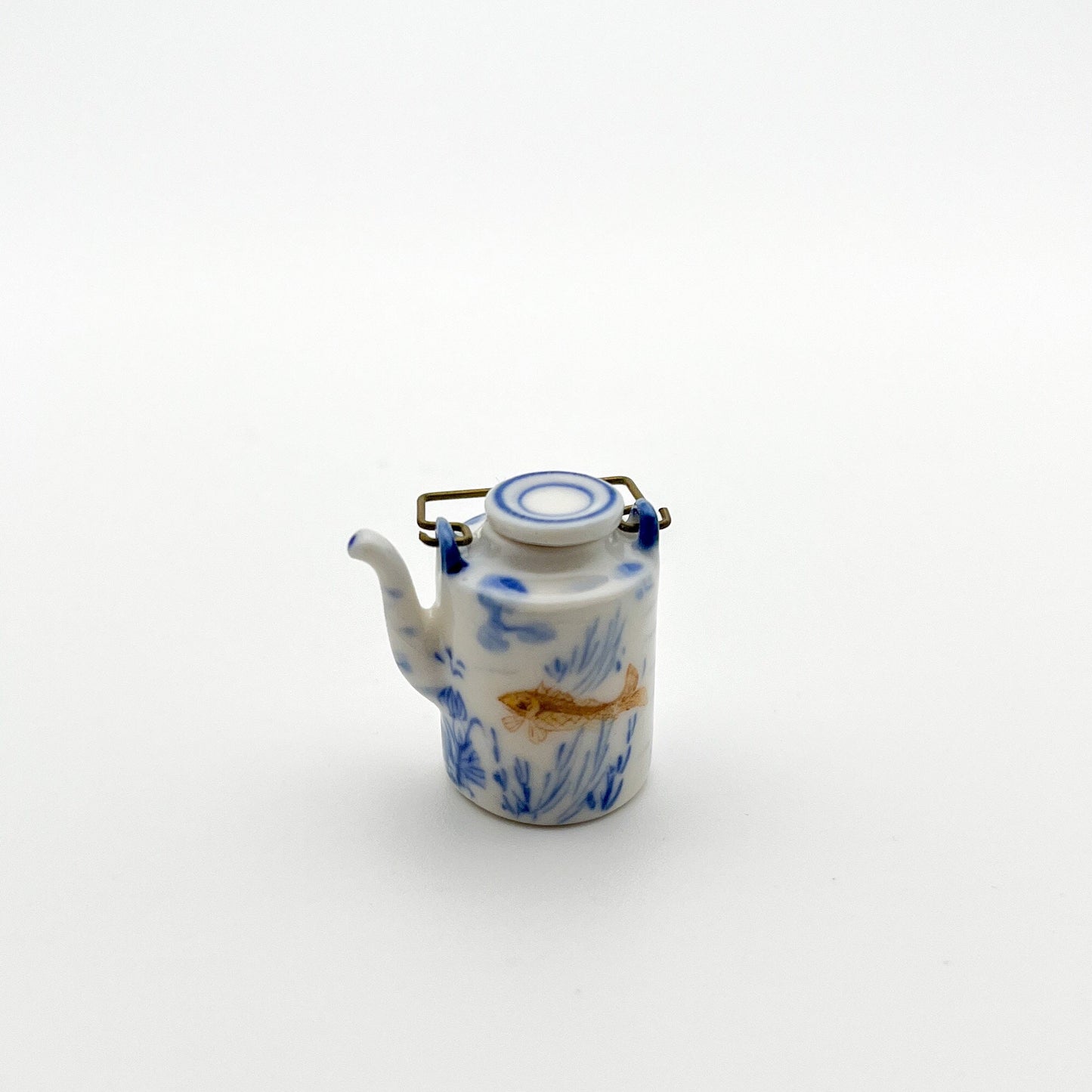 Antique Old China Fish Grass Pattern Teapots and Vases