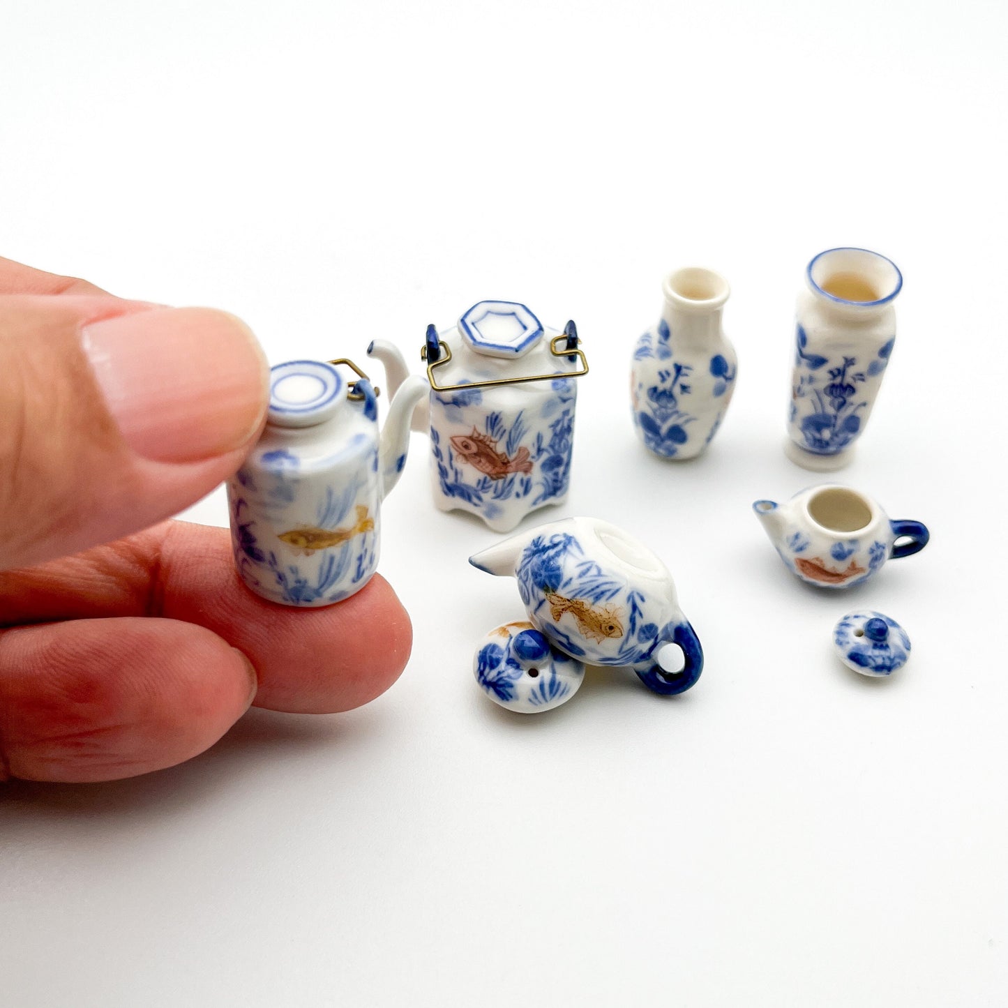 Antique Old China Fish Grass Pattern Teapots and Vases