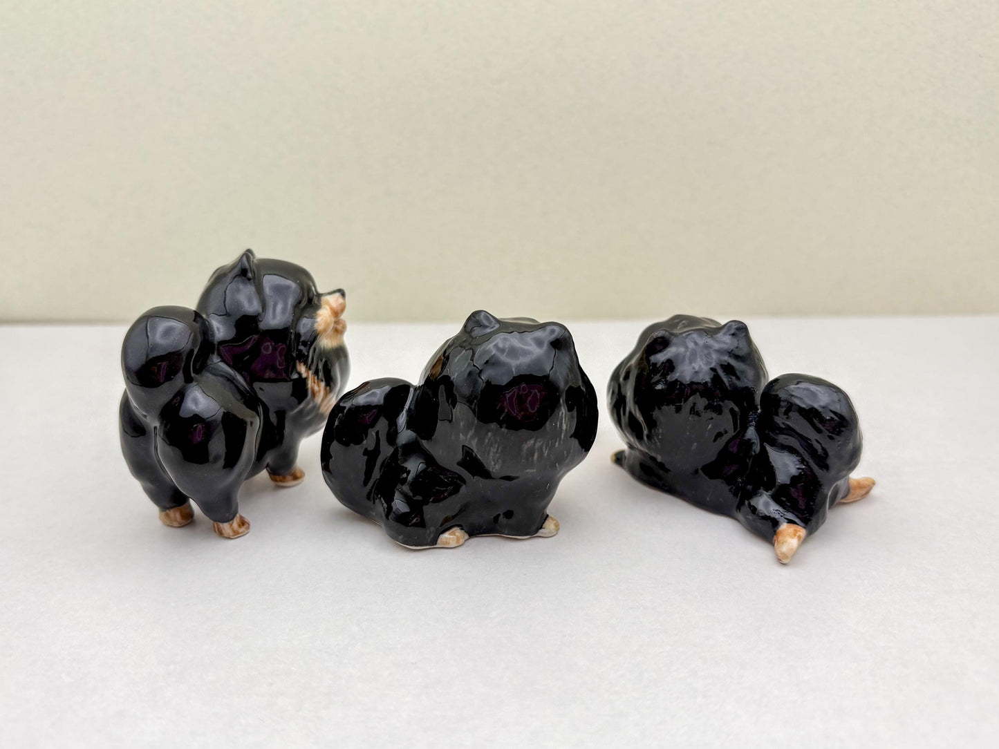 Cute Ceramic Pomeranian Trio – Dog Figurine Set with Glossy Finish, Perfect for Animal Lovers, Gift Ideas, and Shelf Décor