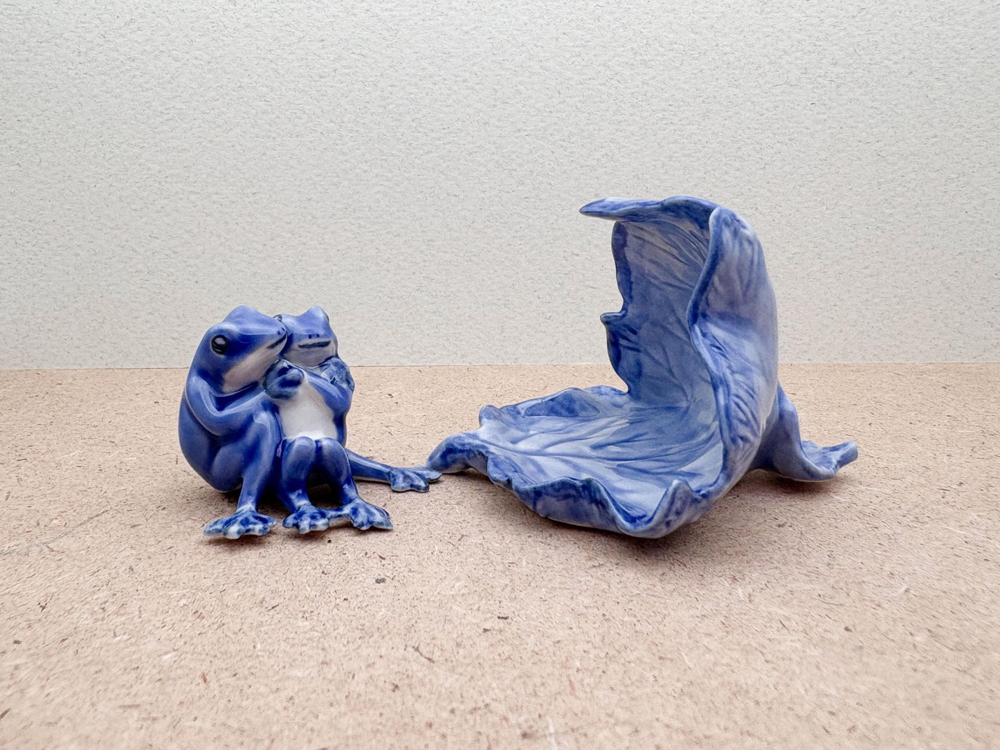 Blue Frog Couple