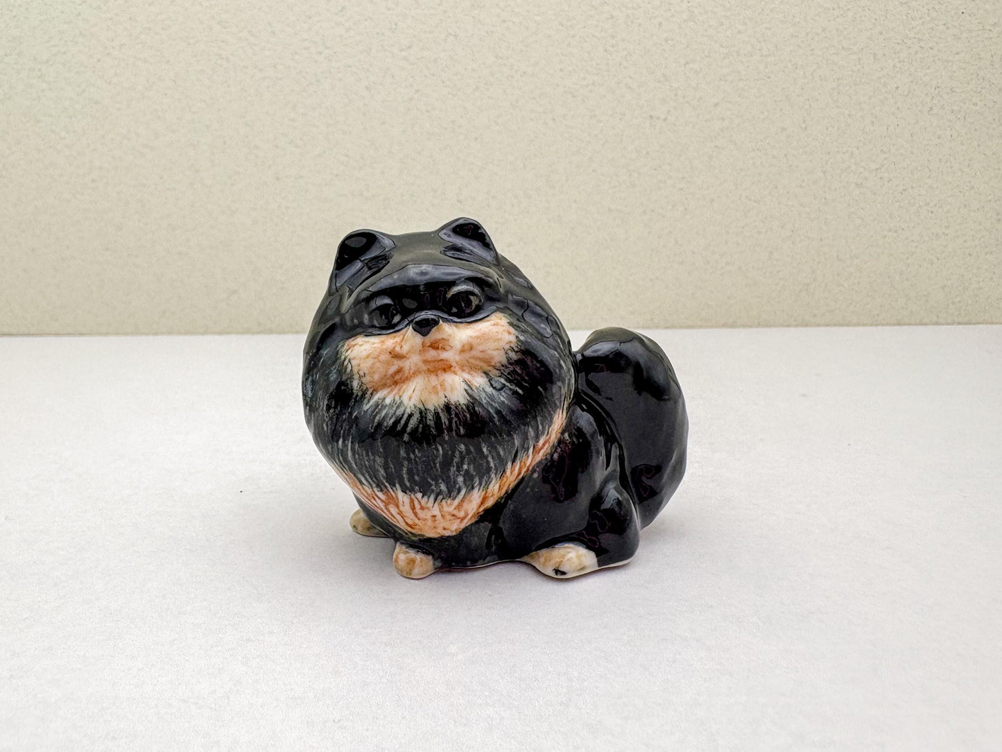 Cute Ceramic Pomeranian Trio – Dog Figurine Set with Glossy Finish, Perfect for Animal Lovers, Gift Ideas, and Shelf Décor