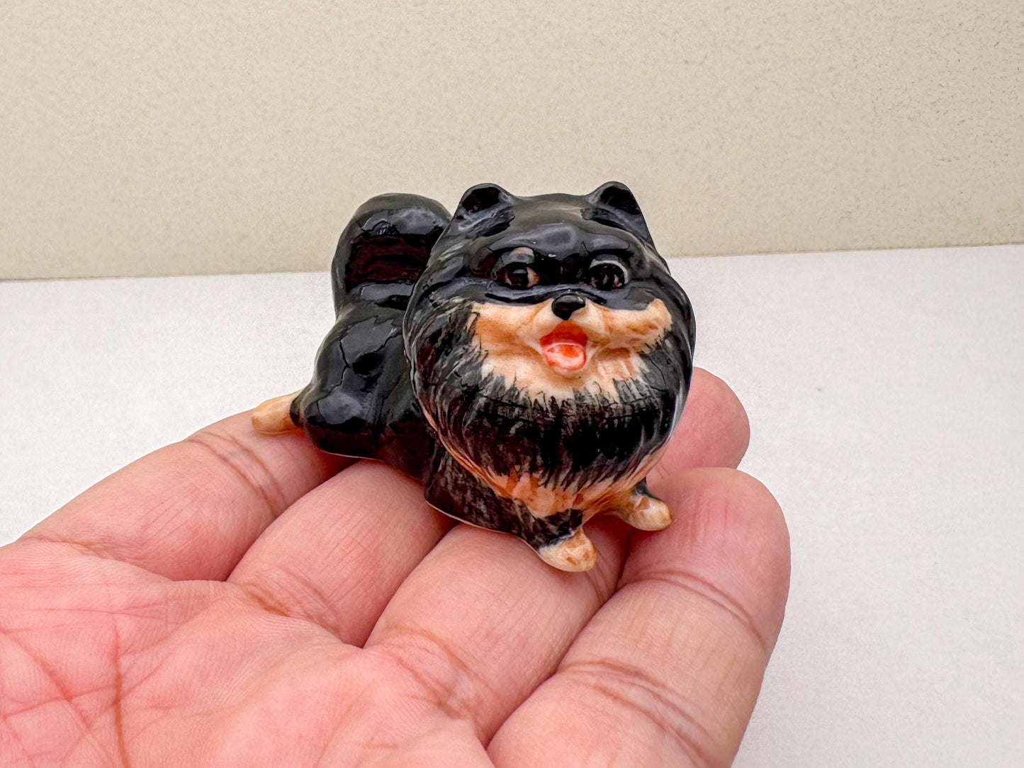 Cute Ceramic Pomeranian Trio – Dog Figurine Set with Glossy Finish, Perfect for Animal Lovers, Gift Ideas, and Shelf Décor
