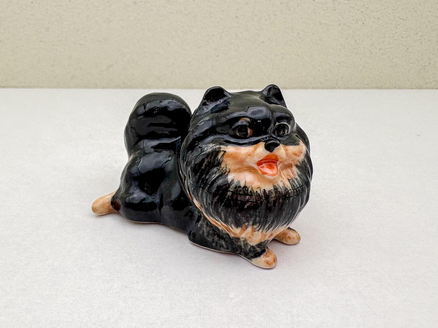 Cute Ceramic Pomeranian Trio – Dog Figurine Set with Glossy Finish, Perfect for Animal Lovers, Gift Ideas, and Shelf Décor