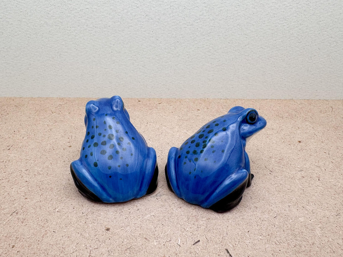 2 Blue Frogs