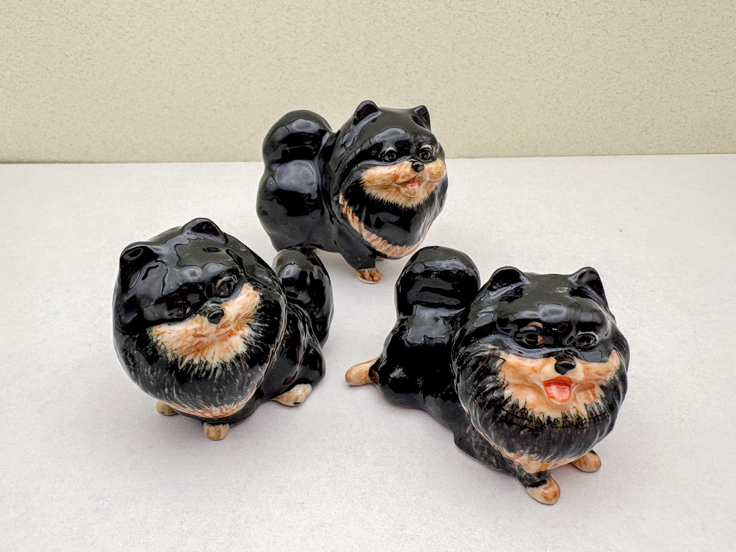 Cute Ceramic Pomeranian Trio – Dog Figurine Set with Glossy Finish, Perfect for Animal Lovers, Gift Ideas, and Shelf Décor